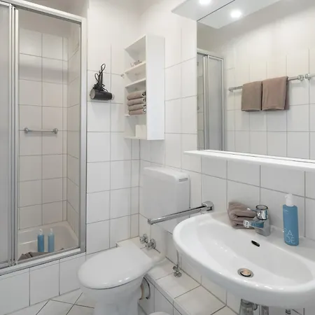 Bismarck 1884 B11 דירה *